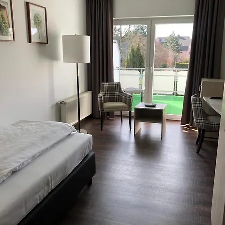 Hotel Akzent Jonathan 4*