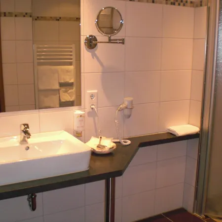 Hotel Akzent Jonathan 4*