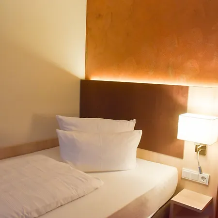 Akzent Hotel Jonathan 4*