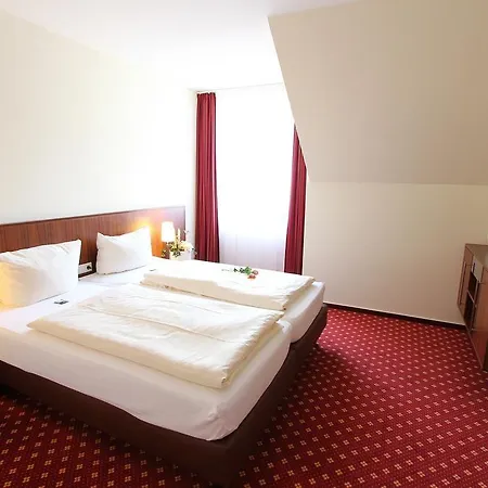 Akzent Jonathan Hotel 4*