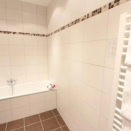 Akzent Hotel Jonathan 4*