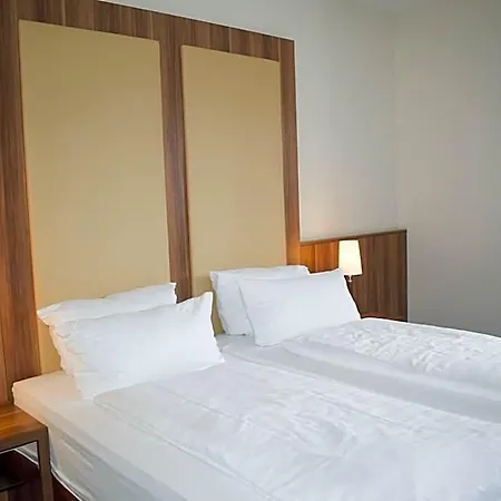 Hotel Akzent Hotel Jonathan 4*