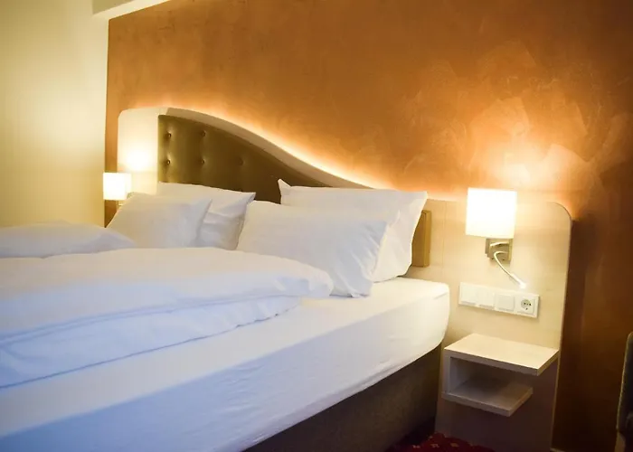 Hotel Akzent Jonathan 4*