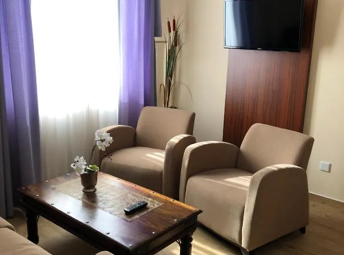 Akzent Jonathan Lippstadt