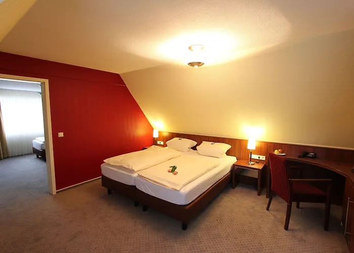 Akzent Jonathan Hotel 4*